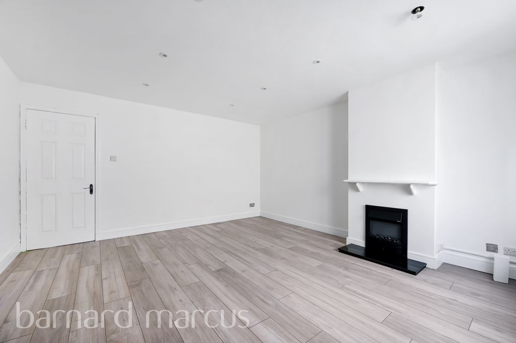 Property photo 3 of 10 Image