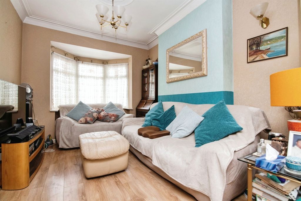 Property photo 3 of 12