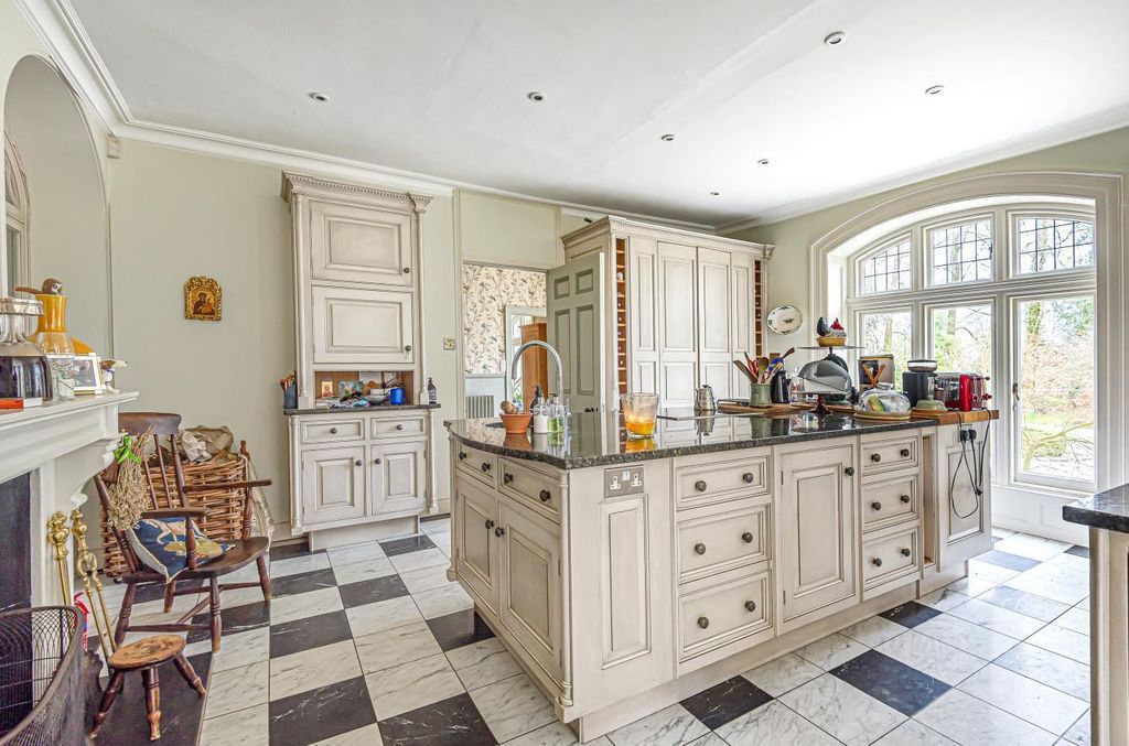 Property photo 3 of 16 Kitchen