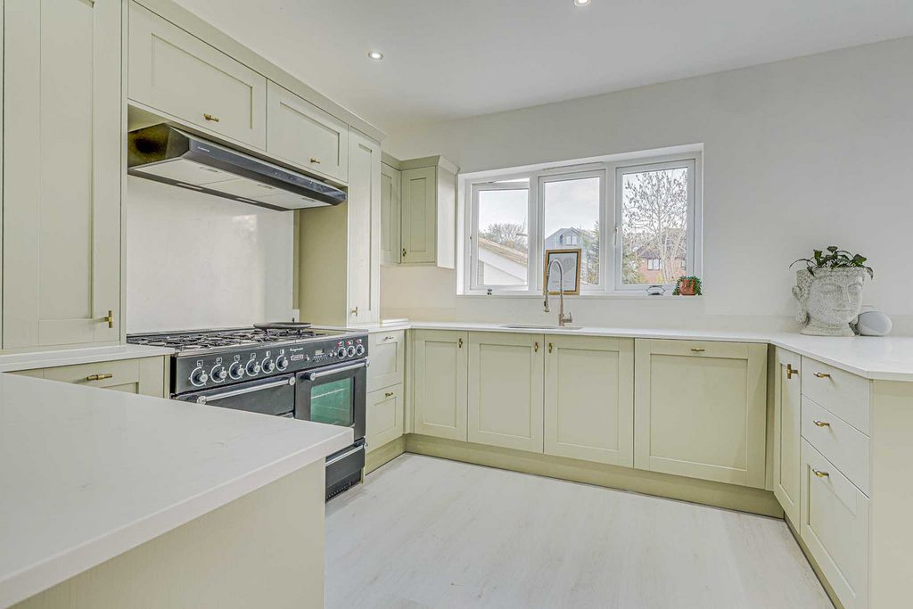 Additional image 13 of 4 bed detached house for saleThundersley Park Road, Benfleet SS7