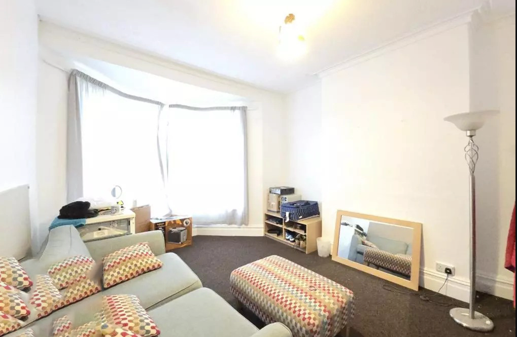 Property photo 1 of 2