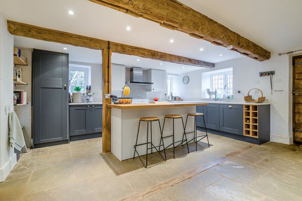 Property photo 2 of 46