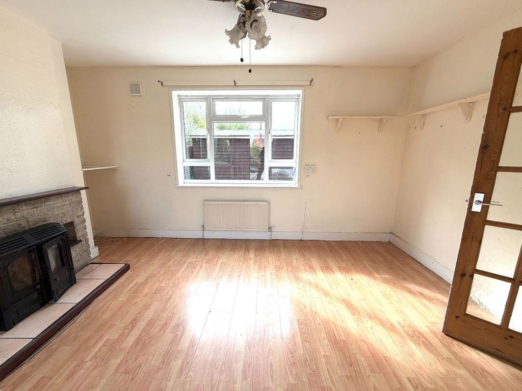 Property photo 3 of 15 Living Room,.Jpg