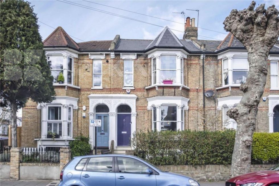 Property photo 1 of 2