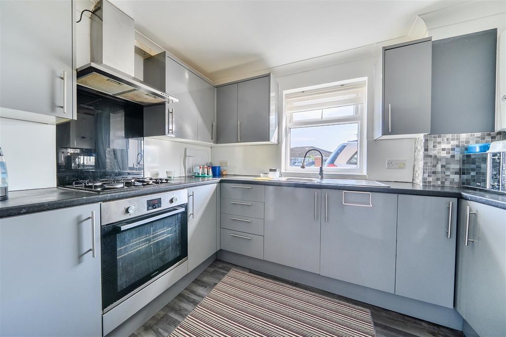 Property photo 2 of 17 Kitchen