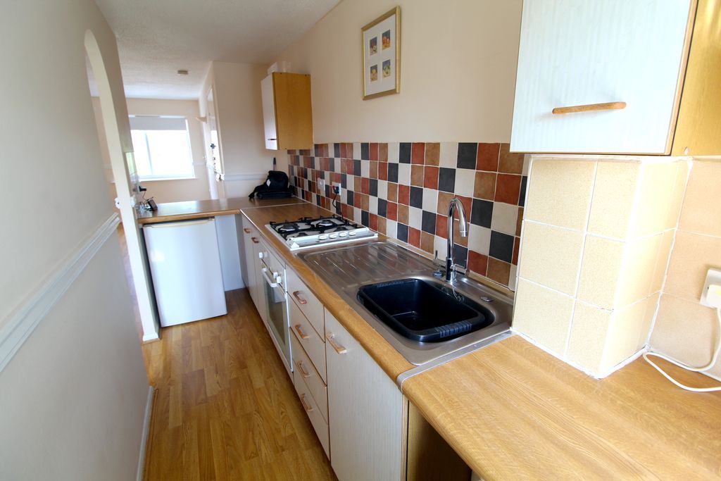 Property photo 2 of 6 Kitchen