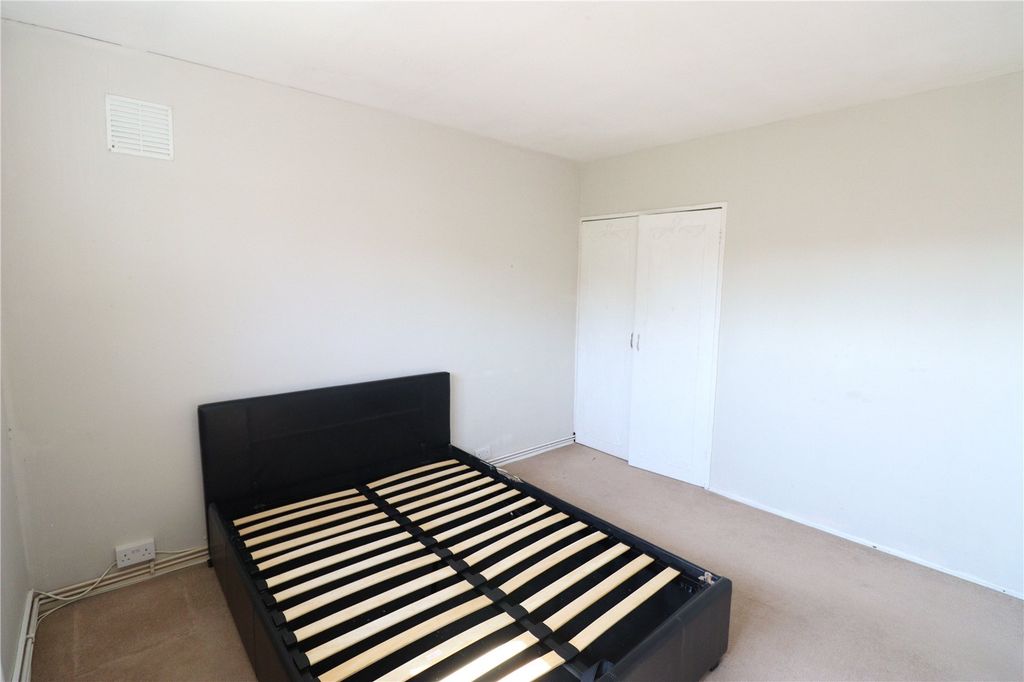 Property photo 3 of 6 Picture No. 02