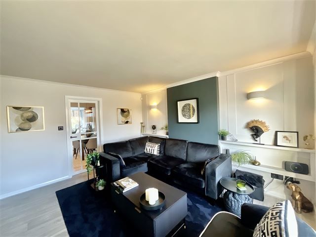 Property photo 2 of 21 Lounge