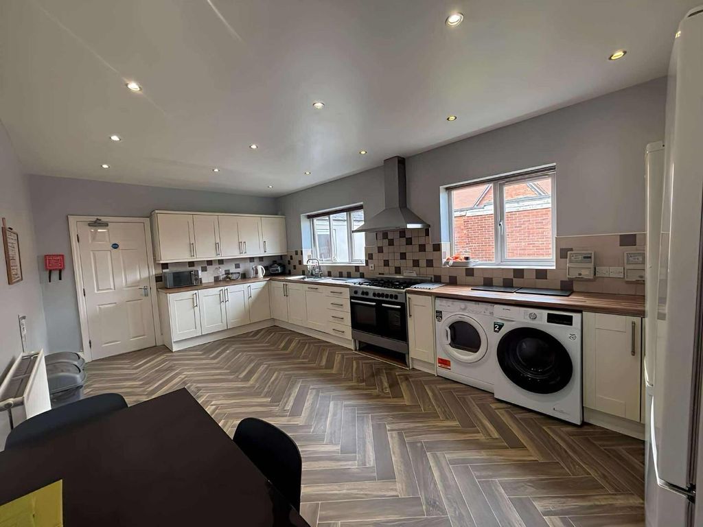 Property photo 3 of 25 523096681_724265873742874_5242450404173349239_N (1