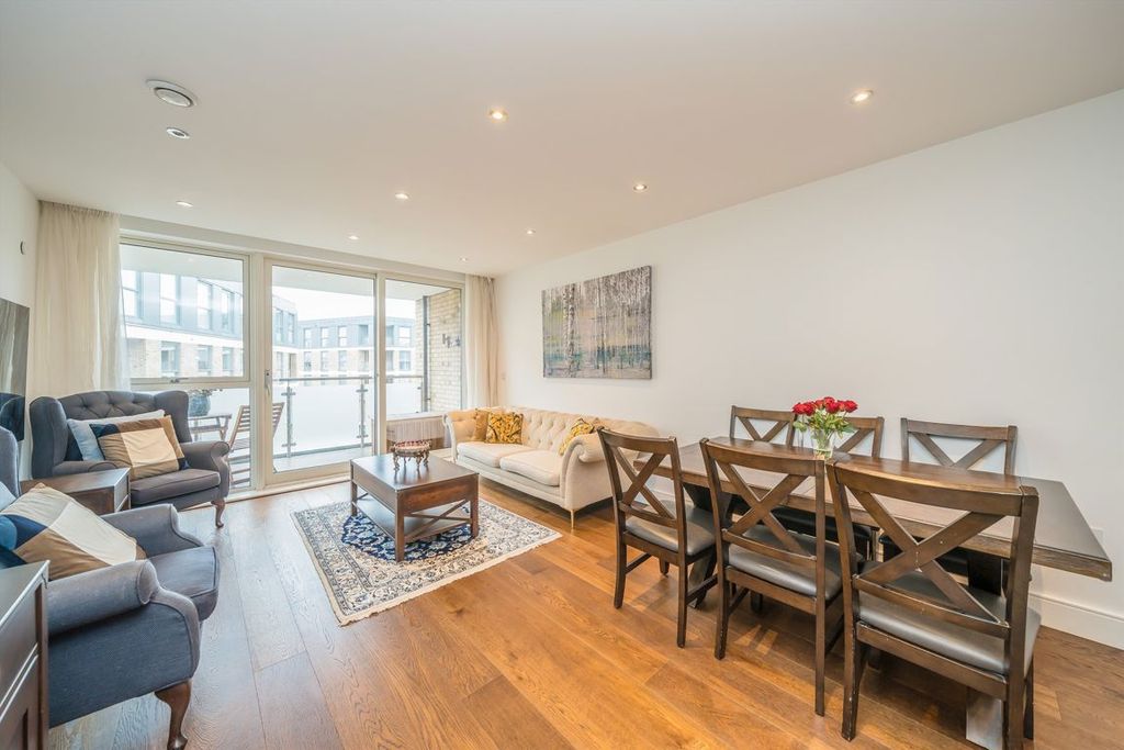 Property photo 3 of 7