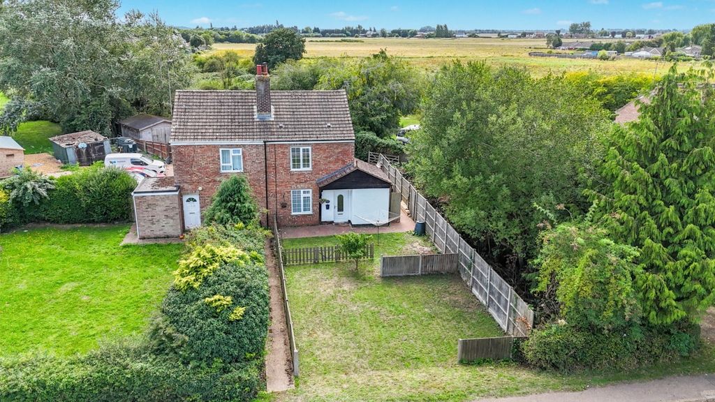 Property photo 2 of 31 4415633