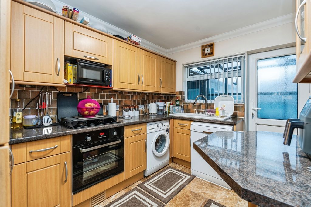 Property photo 2 of 21 Pbox-Img.Jpg