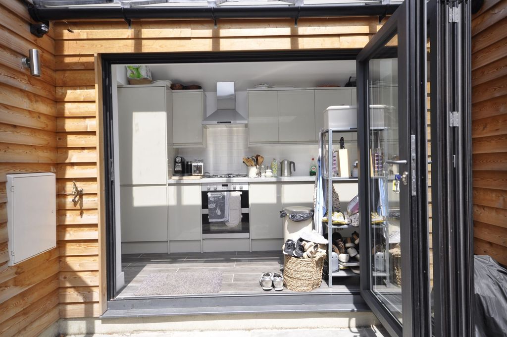 Property photo 3 of 15 Photo 2