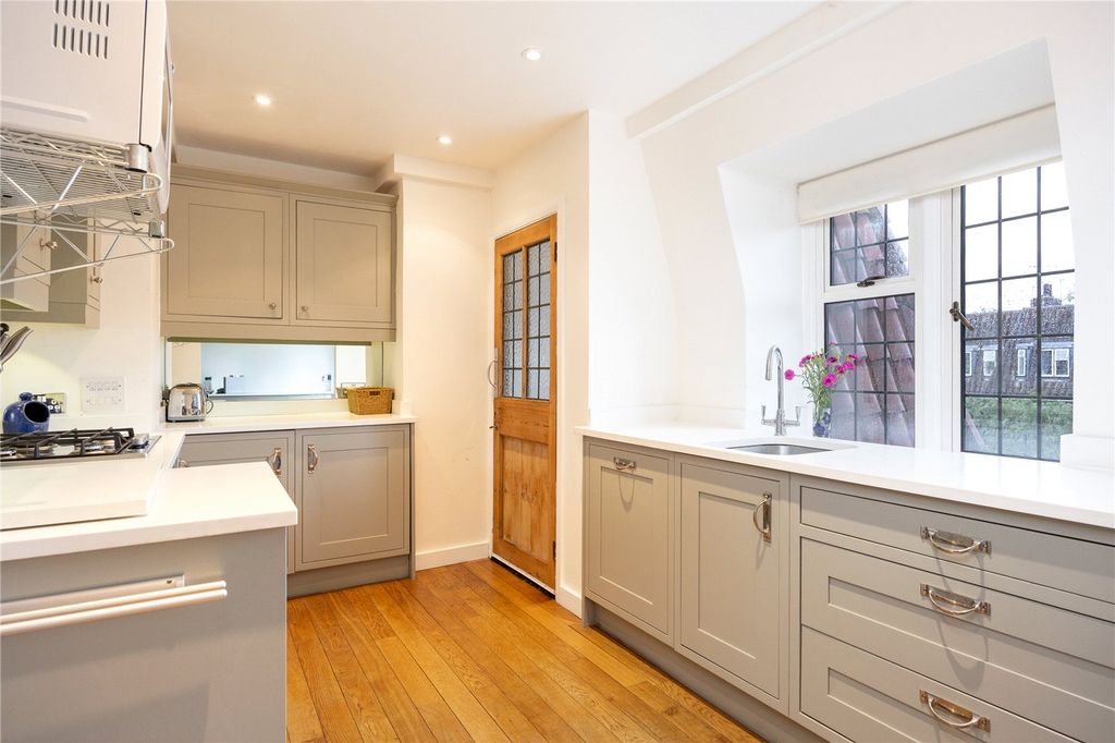 Property photo 3 of 11 Picture No. 10