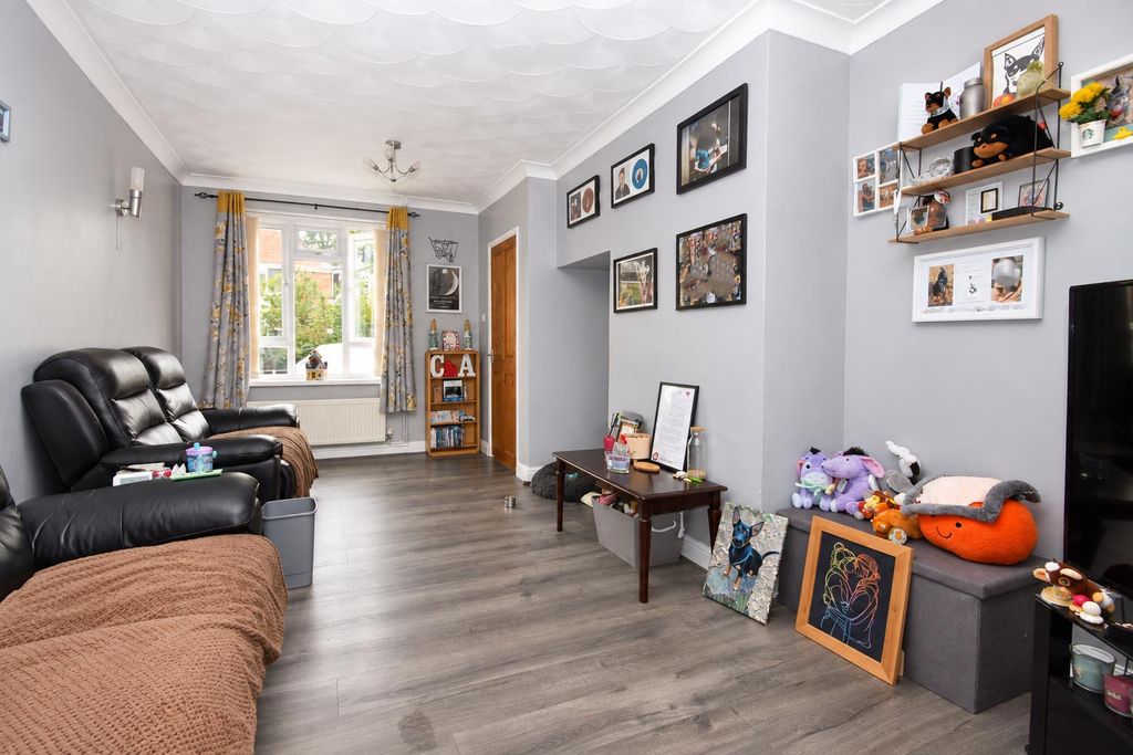 Property photo 3 of 16 6B4B83c0-266B-4013-B418-71d6Be91232c.Png