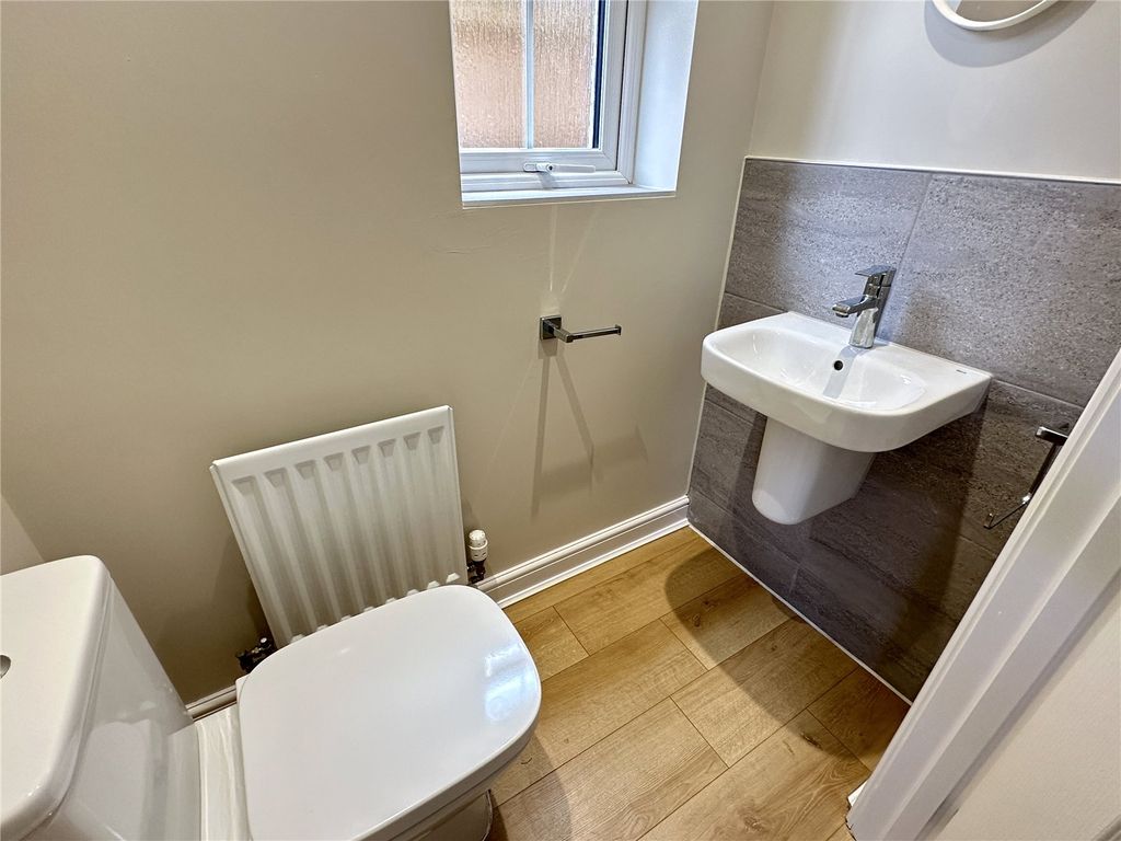 Property photo 3 of 21 Picture No. 28