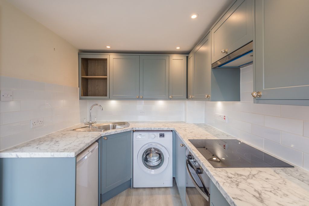 Property photo 3 of 16 12 Edward Street - Flat 4 (12 Of 16)