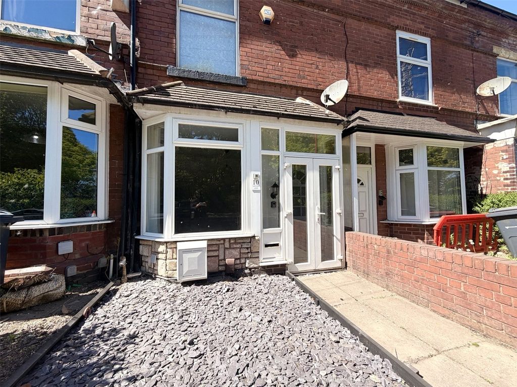 Property photo 2 of 19 Front Garden