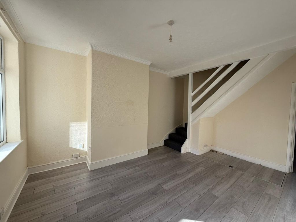 Property photo 3 of 7 Image