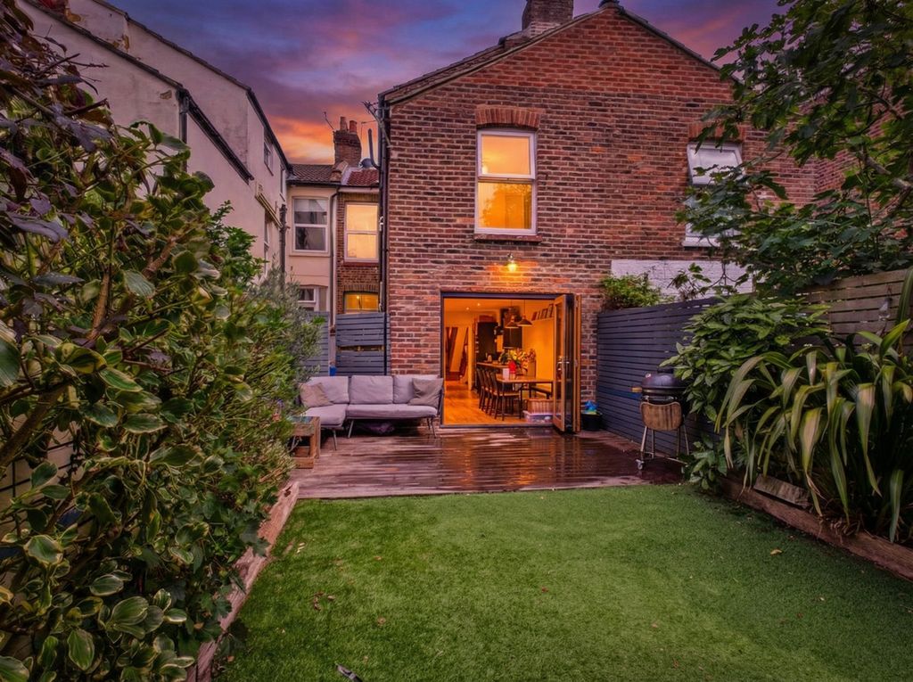 Property photo 3 of 13