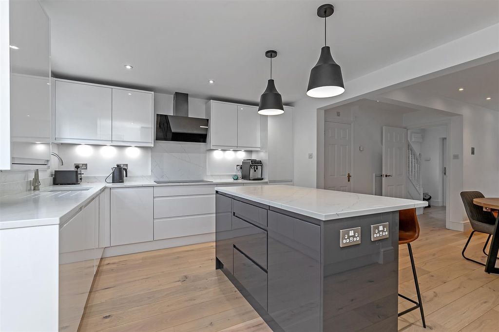 Property photo 3 of 19 20Goldsmithway-31.Jpg