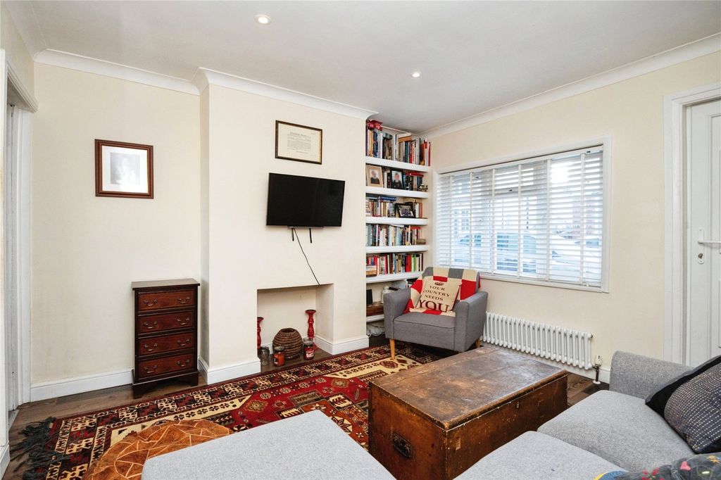 Property photo 3 of 17 Picture No. 02
