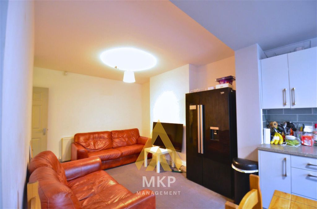 Property photo 2 of 17 8.Png