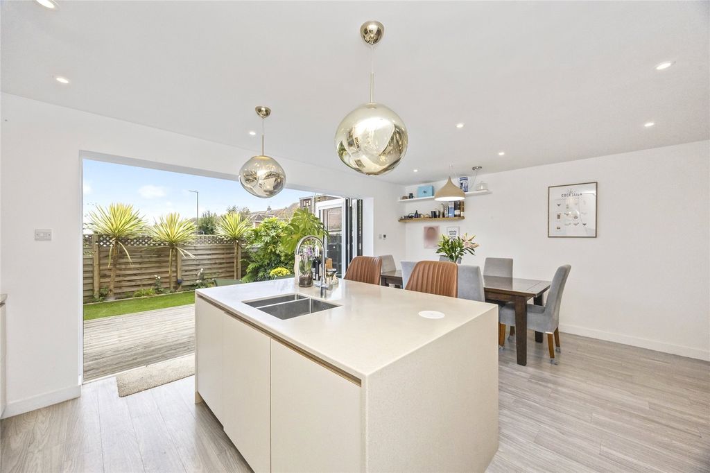 Property photo 3 of 20 Picture No. 16