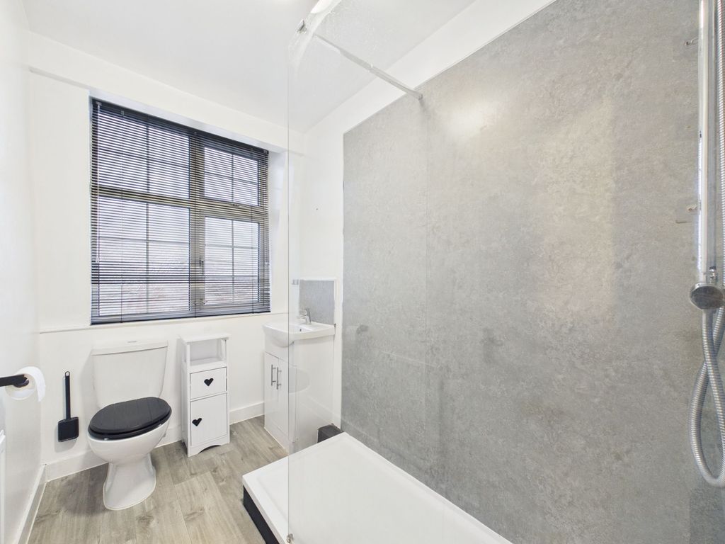 Property photo 2 of 7 Shower Room