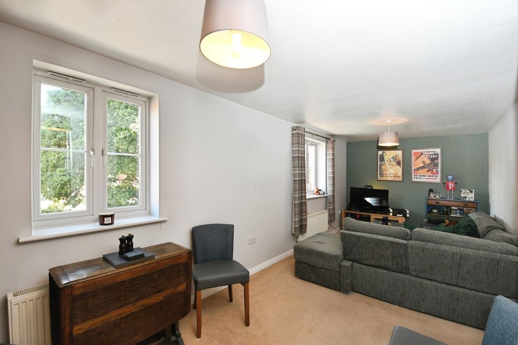 Property photo 3 of 16 Photo