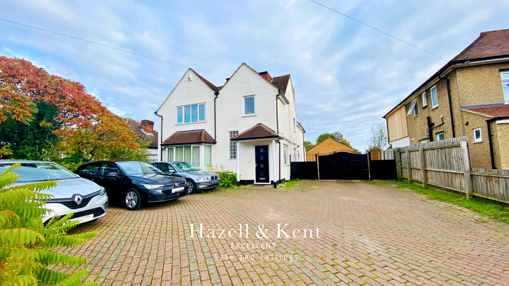 Property photo 1 of 8 Room