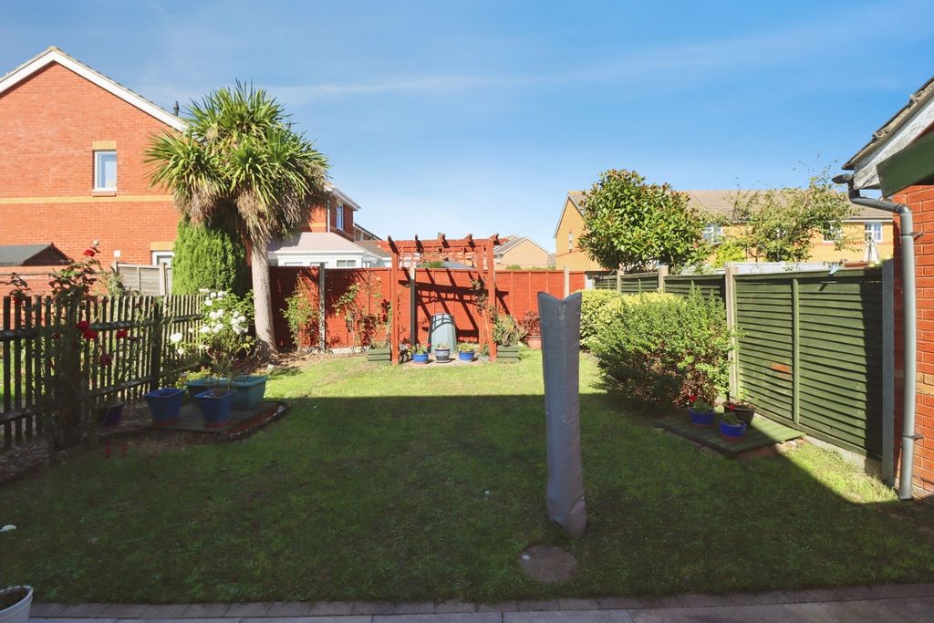 Property photo 3 of 15 Garden