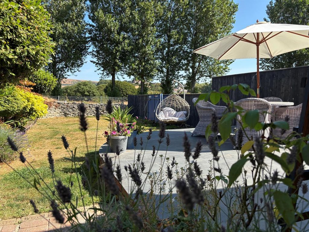 Property photo 2 of 40 4365 Garden Through Lavender.Jpg