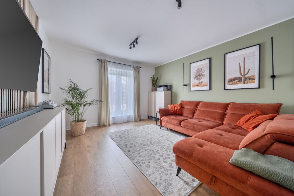 Property photo 3 of 13 14373255