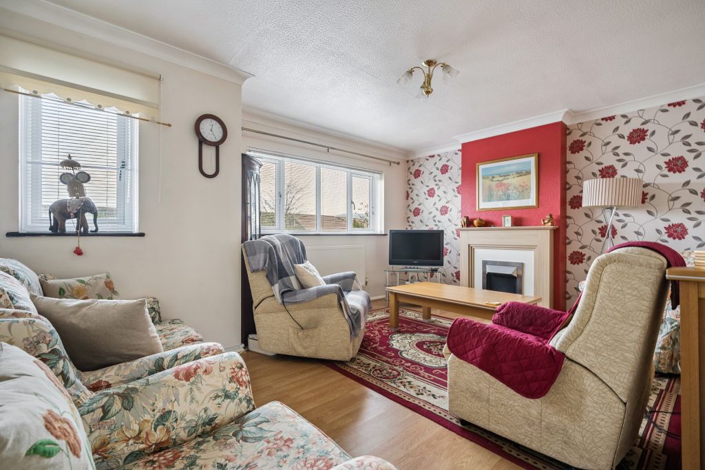 Property photo 2 of 8