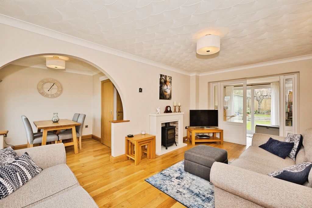 Property photo 2 of 21