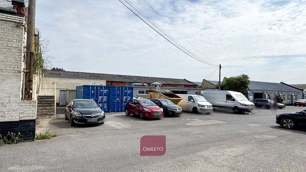 Property photo 1 of 3 Warehouse To Rent