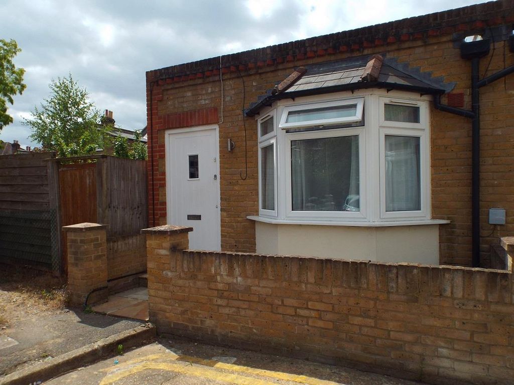 Property photo 1 of 9 1. Outside.Jpg