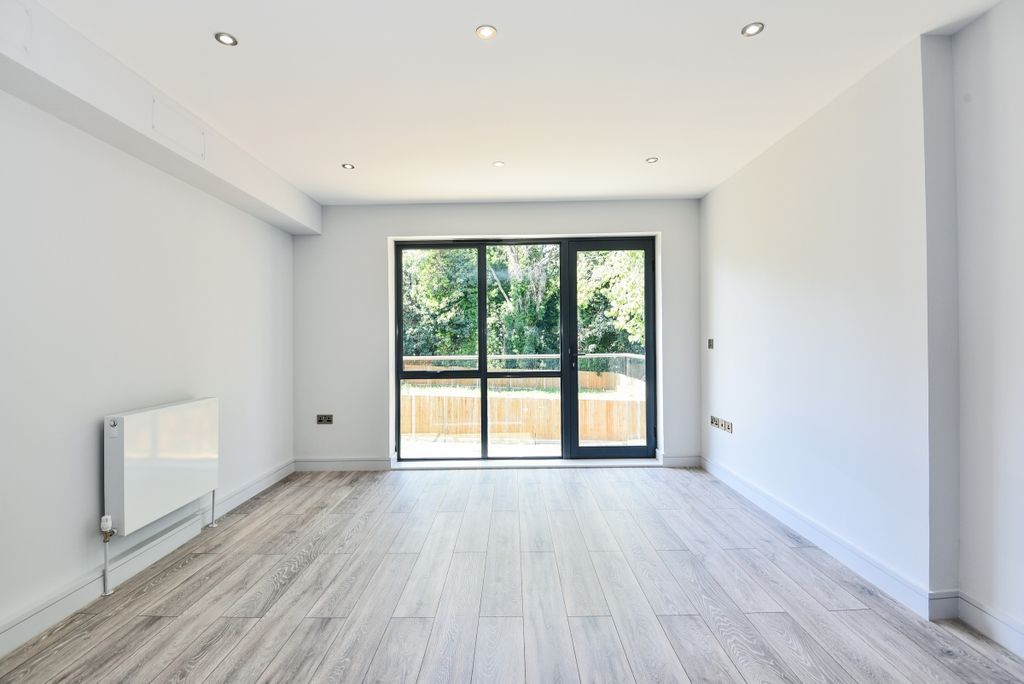 Property photo 3 of 6 333377 (4)