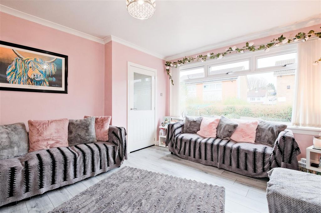 Property photo 2 of 15 Lounge