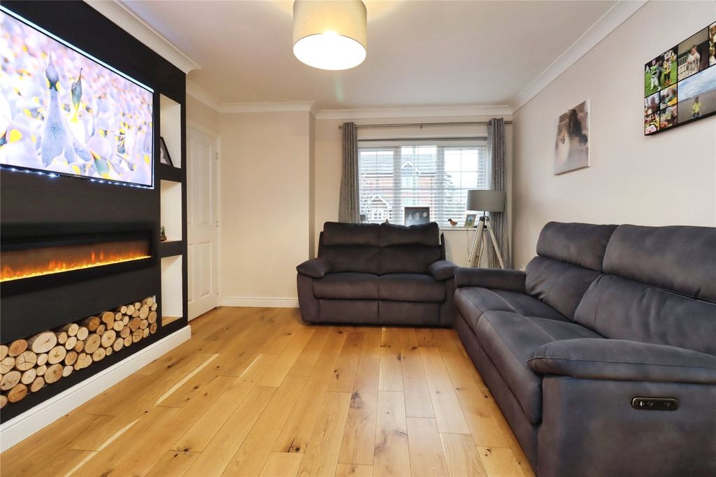 Property photo 2 of 16 Living Room