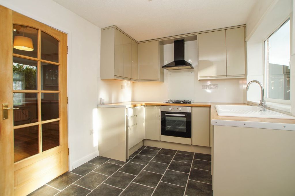 Property photo 3 of 13 Kitchen