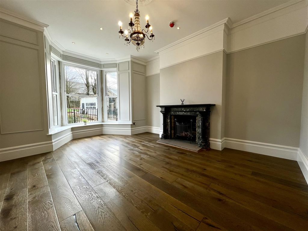 Property photo 2 of 32 Image00033.Jpeg