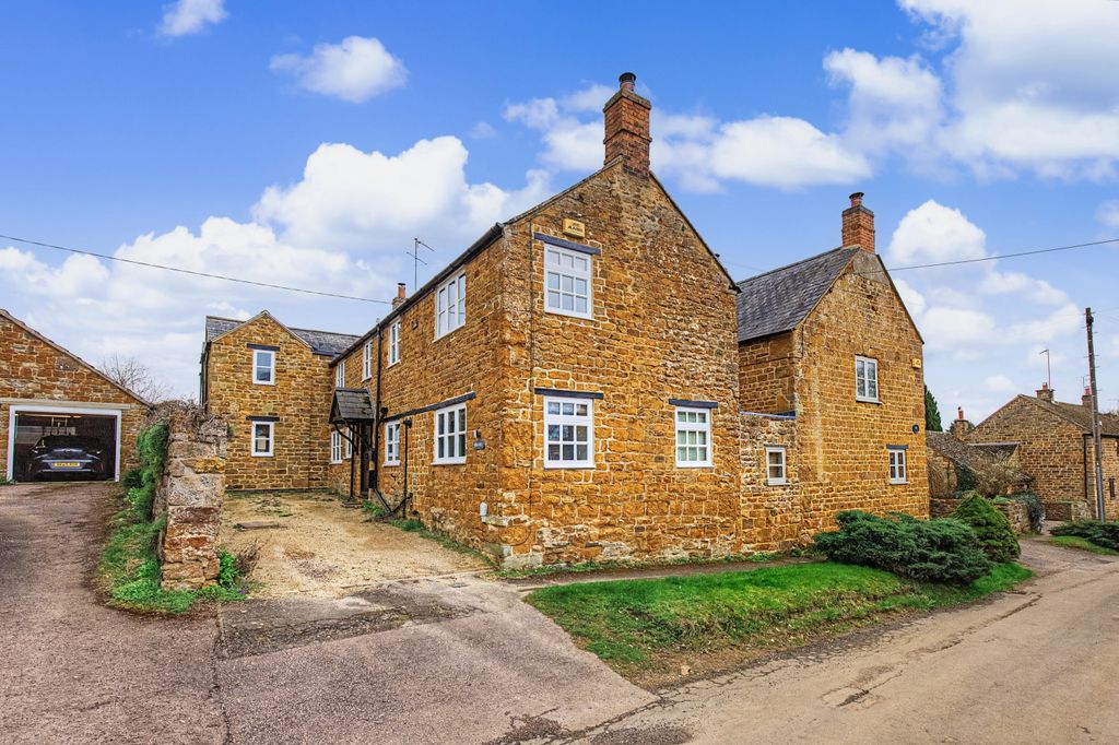 Property photo 1 of 28 Front