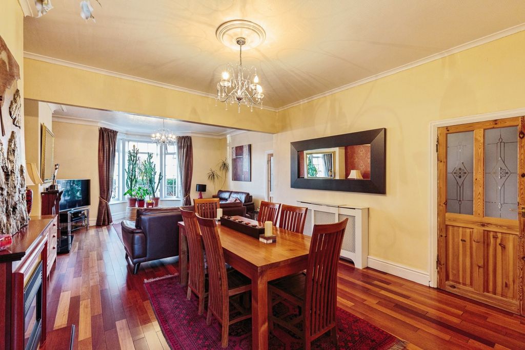 Property photo 3 of 17 Photo