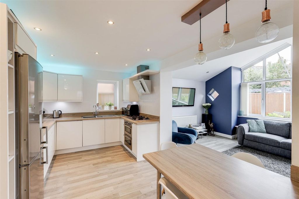 Property photo 3 of 30