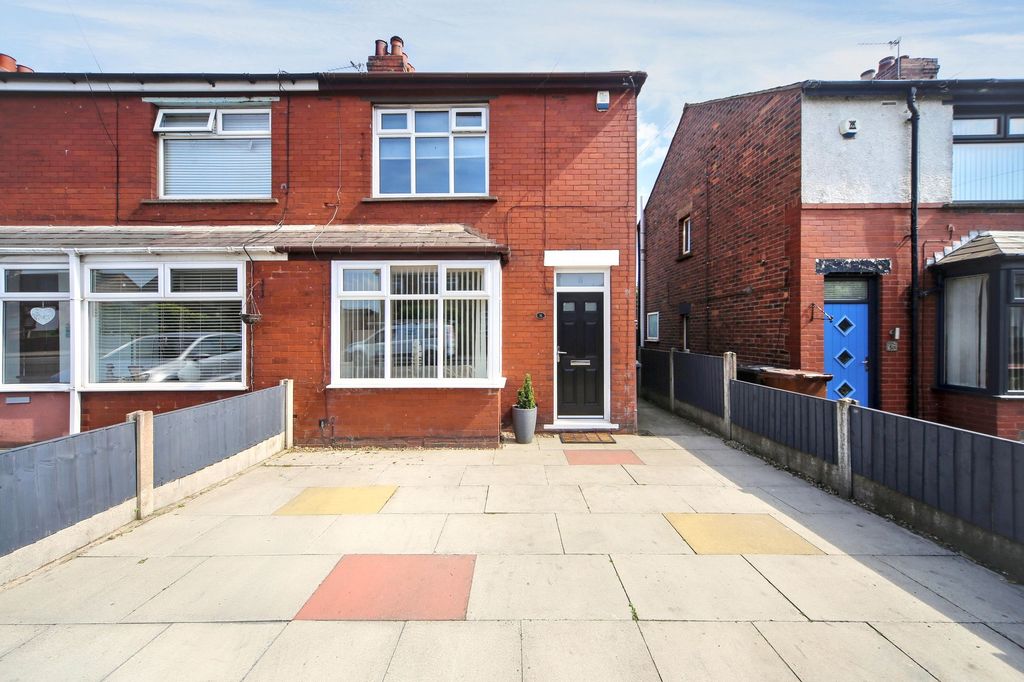 Property photo 1 of 18