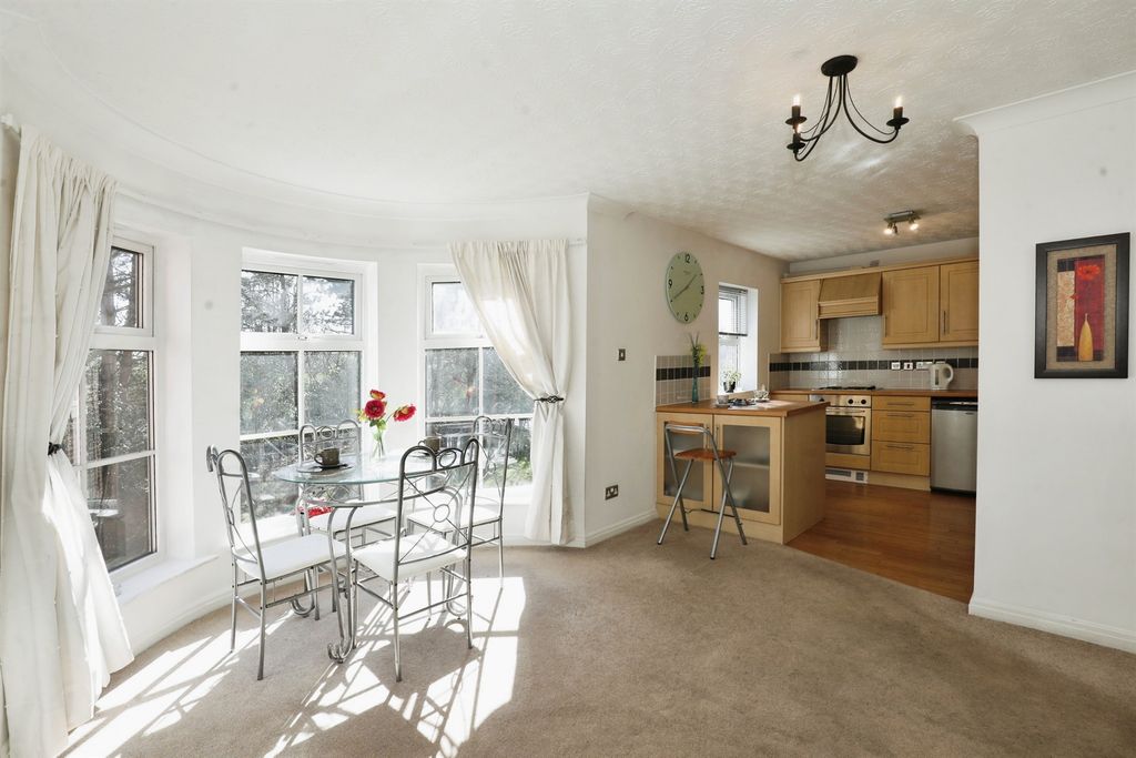 Additional image 8 of 2 bed flat for saleBlakemere Drive, Northwich CW9