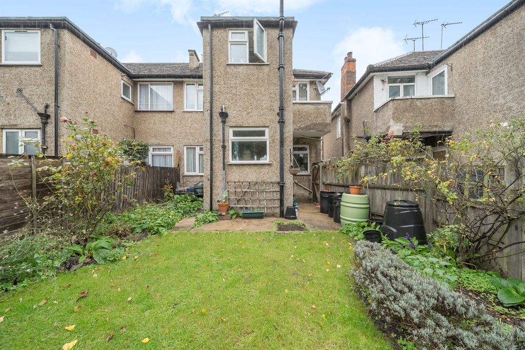 Property photo 2 of 9