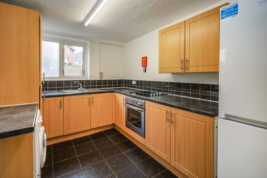 Property photo 3 of 11 Photo 8
